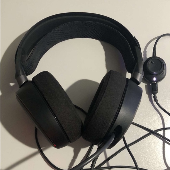 SteelSeries Arctis Pro Wired Gaming Headset for PC